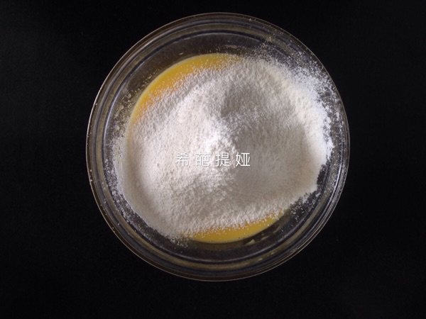 小鸭子蛋糕卷步骤13