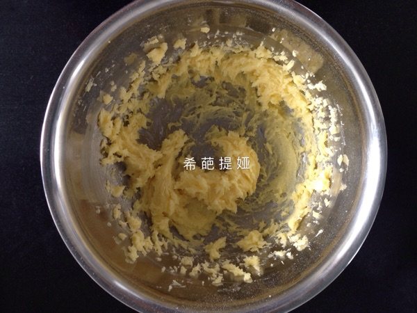 蔓越莓杏仁圈饼步骤2