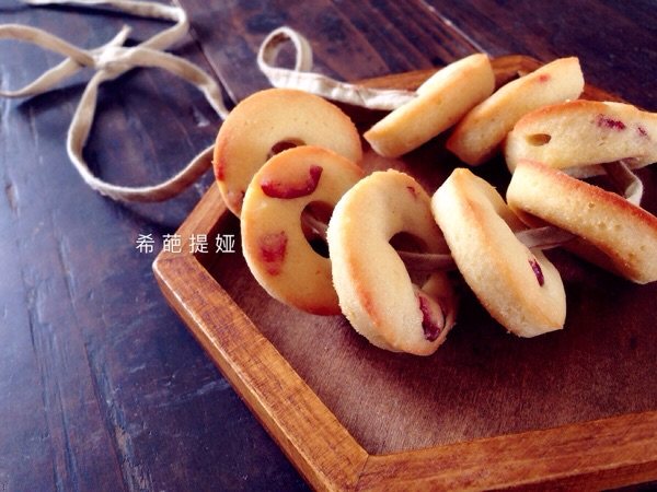 蔓越莓杏仁圈饼步骤12