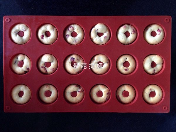 蔓越莓杏仁圈饼步骤10