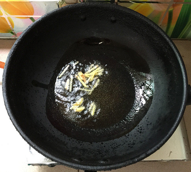 蒜苔炒鸡胸肉步骤7