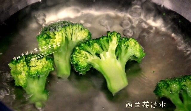 黄椒西兰花鸡肉丸步骤7