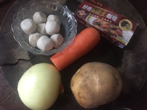 咖喱鱼蛋饭步骤1