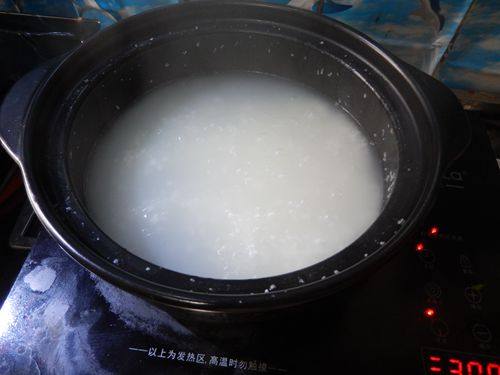 黑木耳荠菜粥步骤6