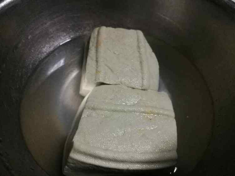 肉饼蒸黑豆腐步骤1