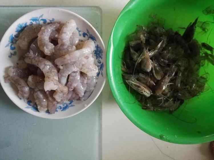 避风塘大虾步骤1