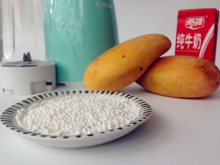 牛奶芒果西米露步骤1