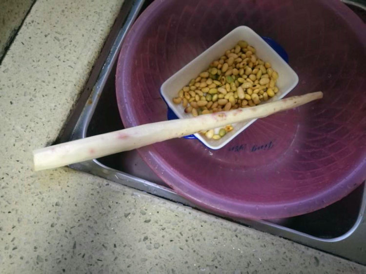 黄豆淮山豆浆步骤2