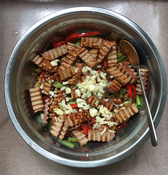 香芹拌鸡蛋干步骤11
