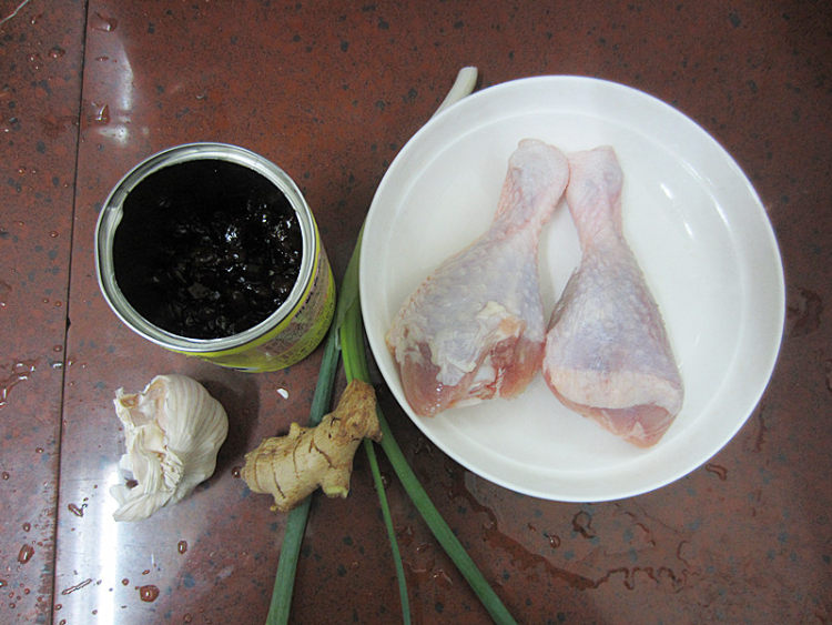 豆豉酱蒸鸡腿步骤1