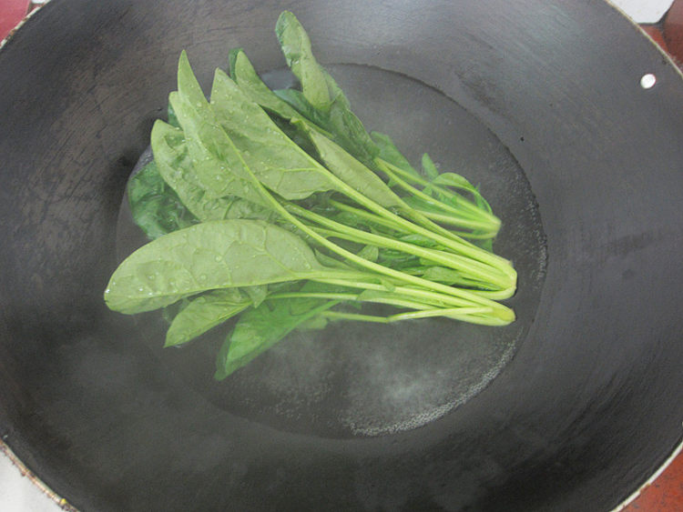 菠菜拌鱼肉步骤3