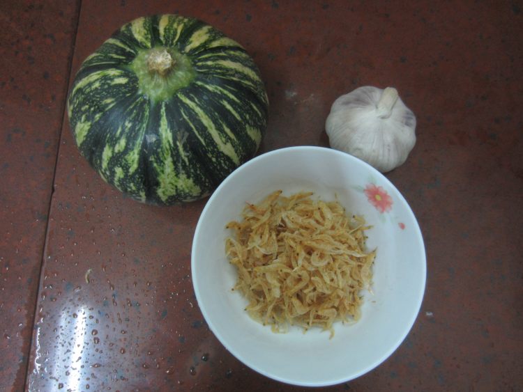 蒜蓉虾皮蒸南瓜步骤1