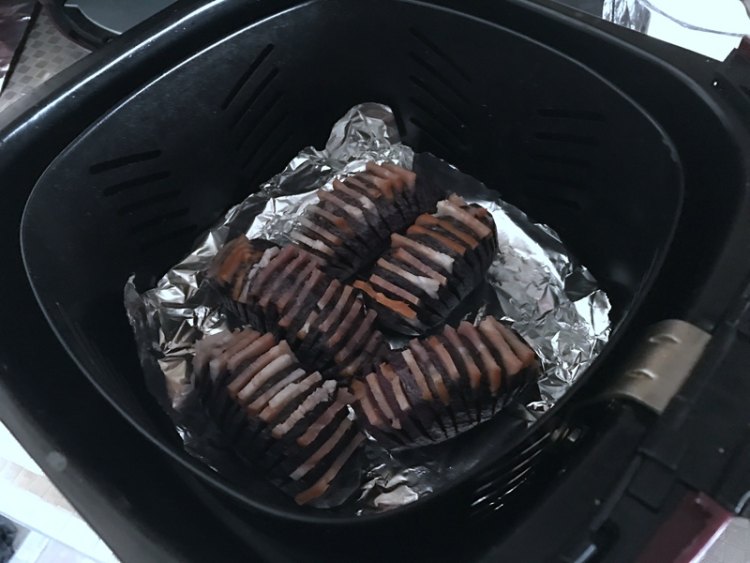 培根烤黑土豆步骤6