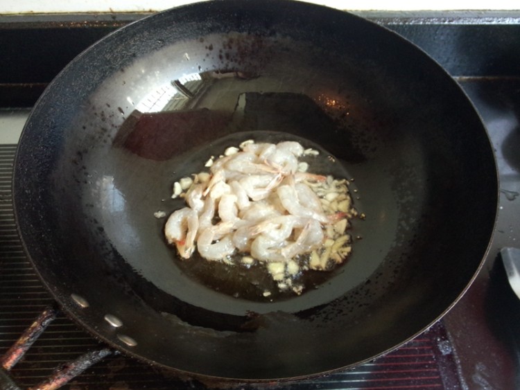 蚝油虾仁菜薹步骤5