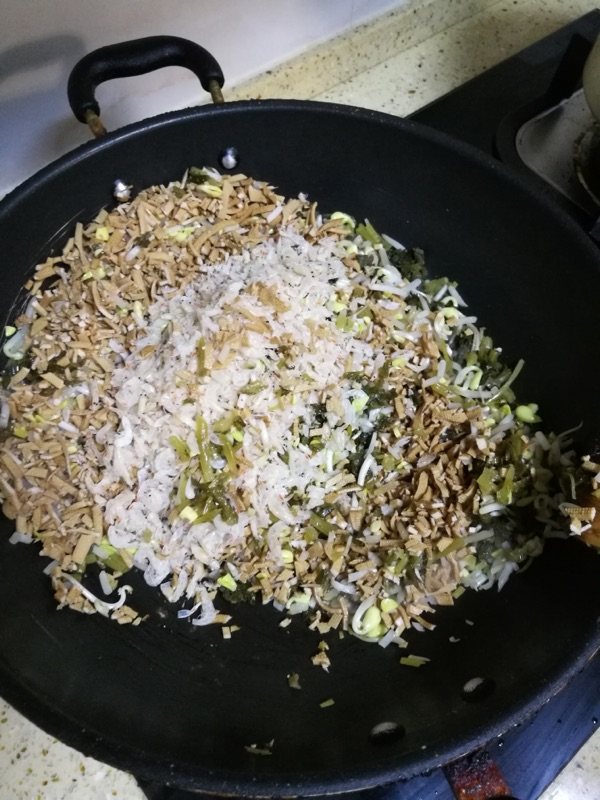 菠菜咸菜包步骤12