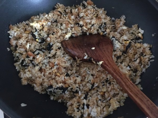 香酥紫菜炒饭步骤11