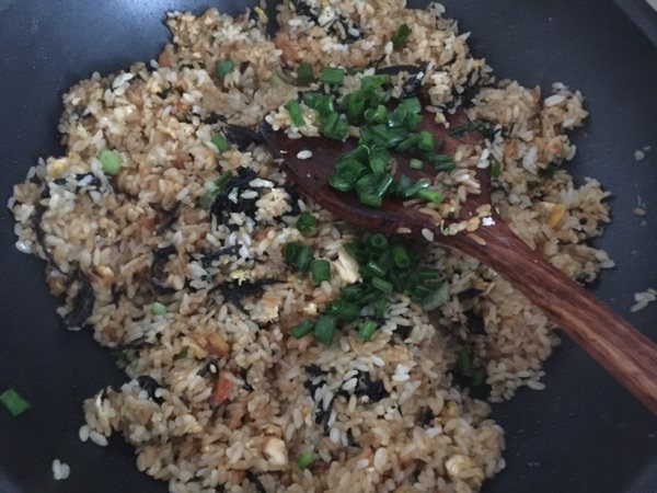 香酥紫菜炒饭步骤12