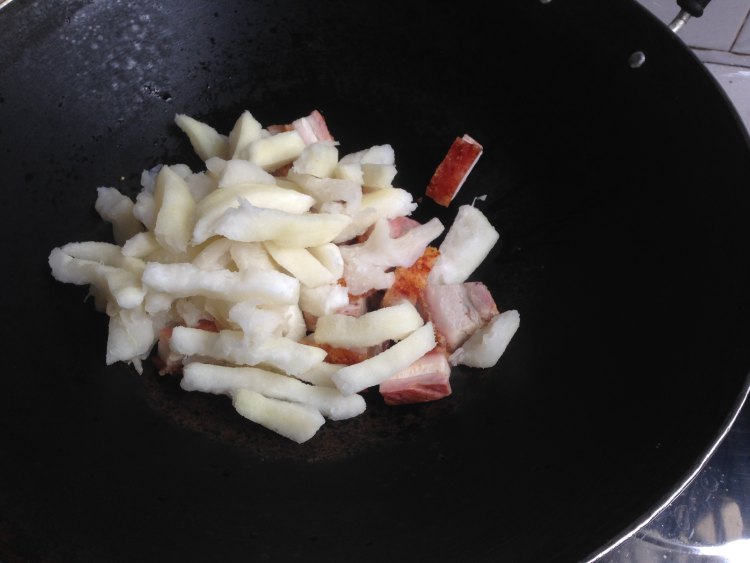 柚皮焖烧腩肉步骤5