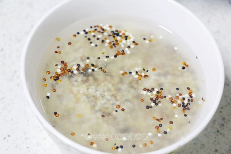 藜麦青菜番茄汤步骤1
