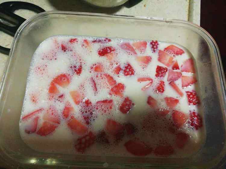 草莓红豆椰奶冻步骤6