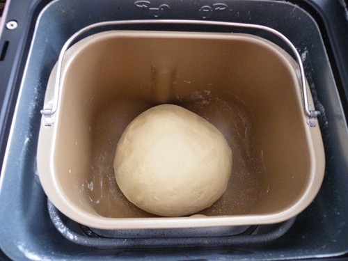 豆沙蛋黄面包步骤3