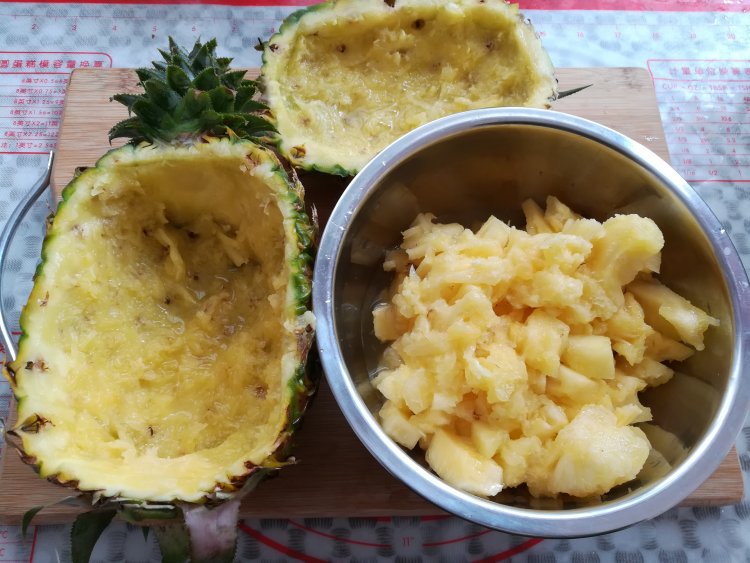 菠萝蛋炒饭步骤4