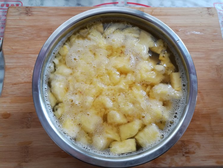 菠萝蛋炒饭步骤5