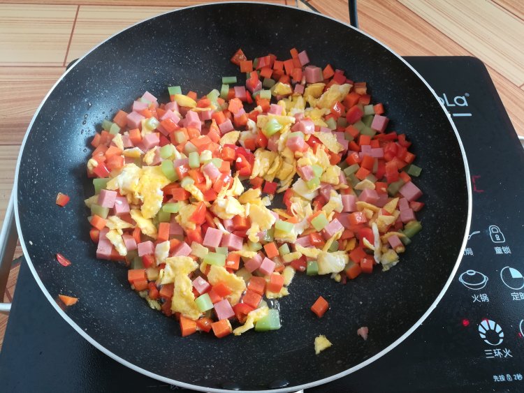 菠萝蛋炒饭步骤12