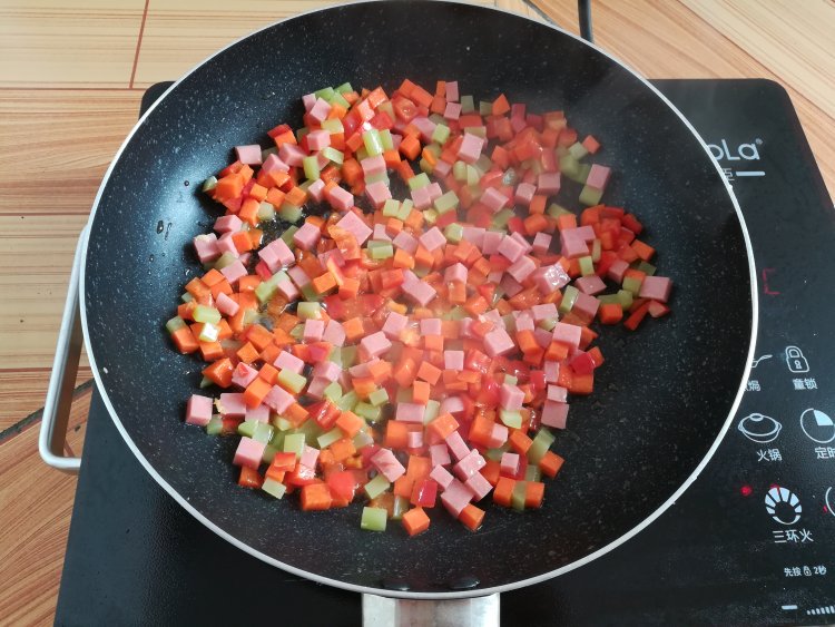 菠萝蛋炒饭步骤11
