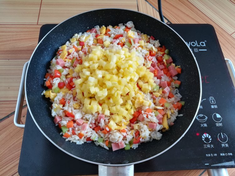 菠萝蛋炒饭步骤15