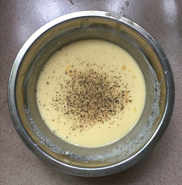 红薯火腿鸡蛋煎饼步骤5