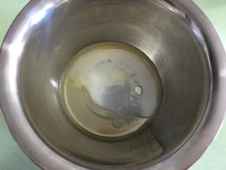面包机版戚风拉花蛋糕步骤1