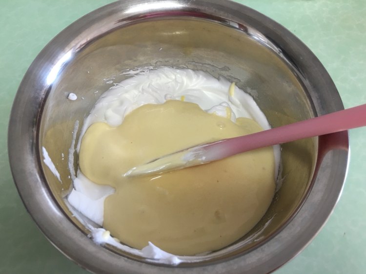 面包机版戚风拉花蛋糕步骤10