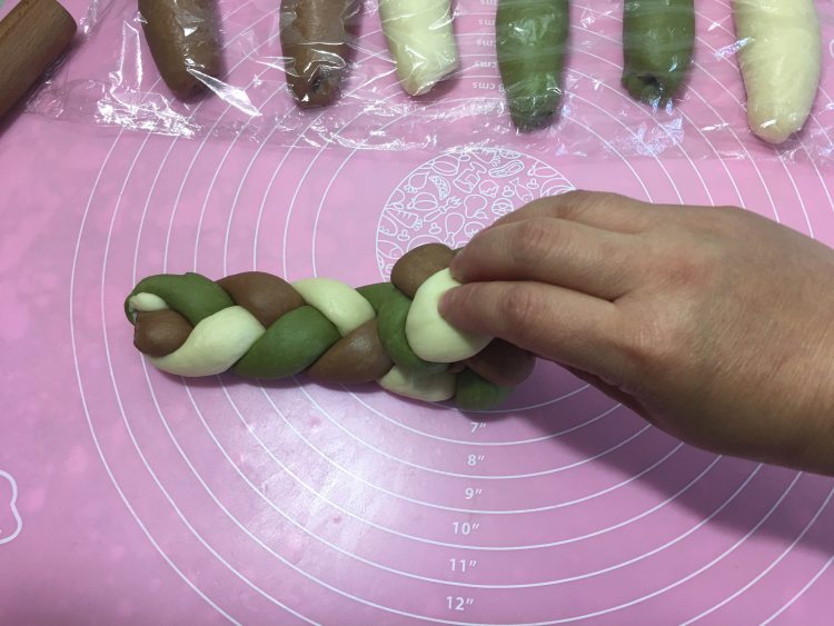 面包机版香酥三色辫子步骤16