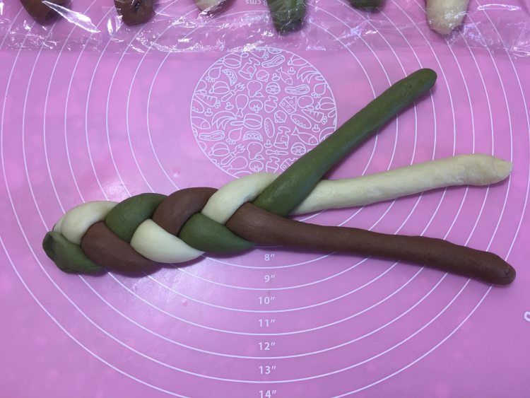 面包机版香酥三色辫子步骤14