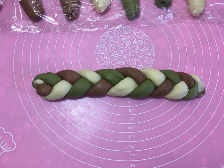 面包机版香酥三色辫子步骤15