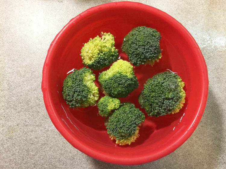 香煎西兰花虾饼步骤2