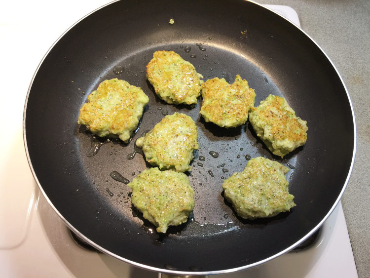 香煎西兰花虾饼步骤17