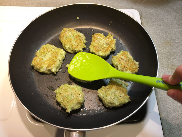 香煎西兰花虾饼步骤18