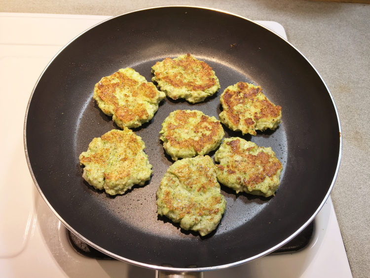 香煎西兰花虾饼步骤19