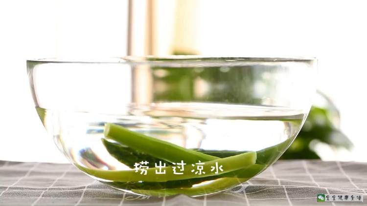 豌豆芦笋浓汤步骤8