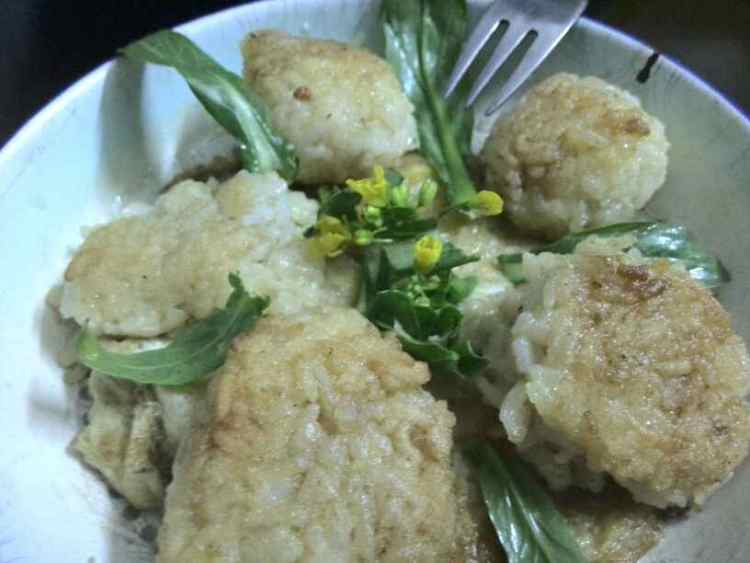 蛋饭团步骤8