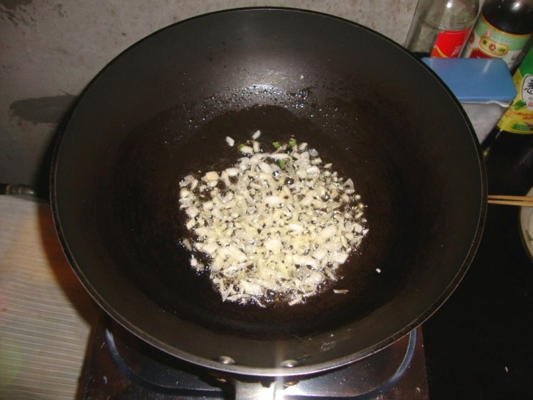 蒜香红苋蛋炒饭步骤4