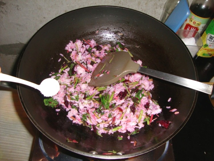 蒜香红苋蛋炒饭步骤7