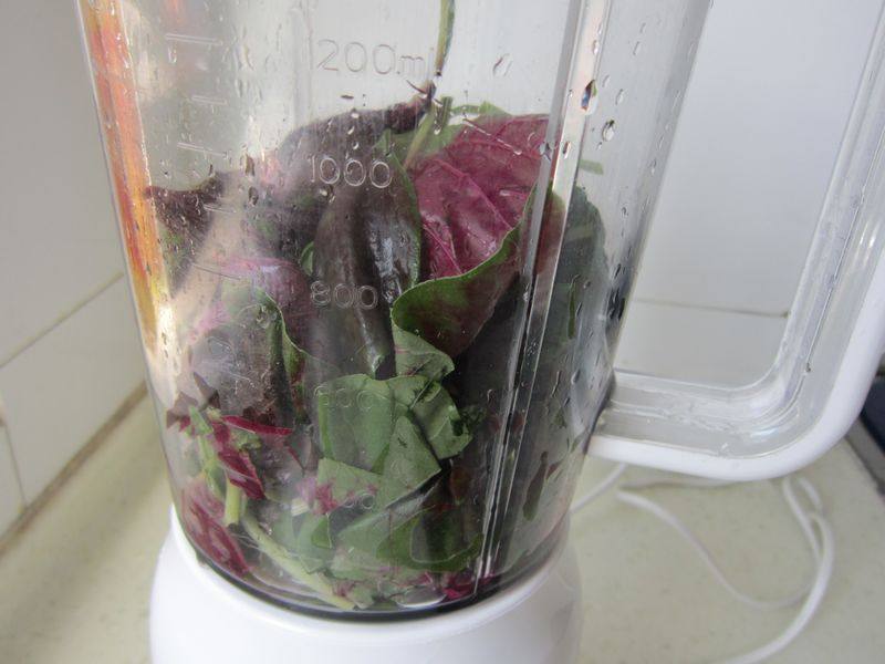 苋菜青椒鸡蛋面步骤3