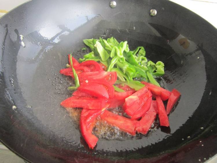 苋菜青椒鸡蛋面步骤12