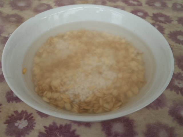 燕麦双米粥步骤2