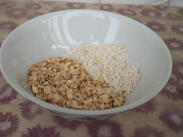 燕麦双米粥步骤1