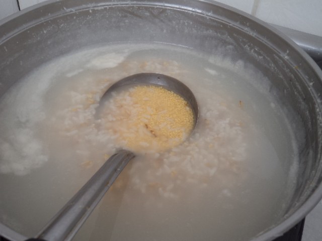 燕麦双米粥步骤4