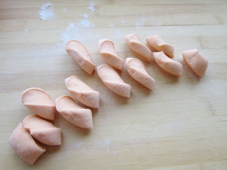 胡萝卜汁猪瘦肉饺子步骤9